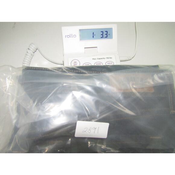 Signature Levi Strauss & Co Women’s Jeans 12 Long Dark Wash Mid Rise Straight - Picture 9 of 9